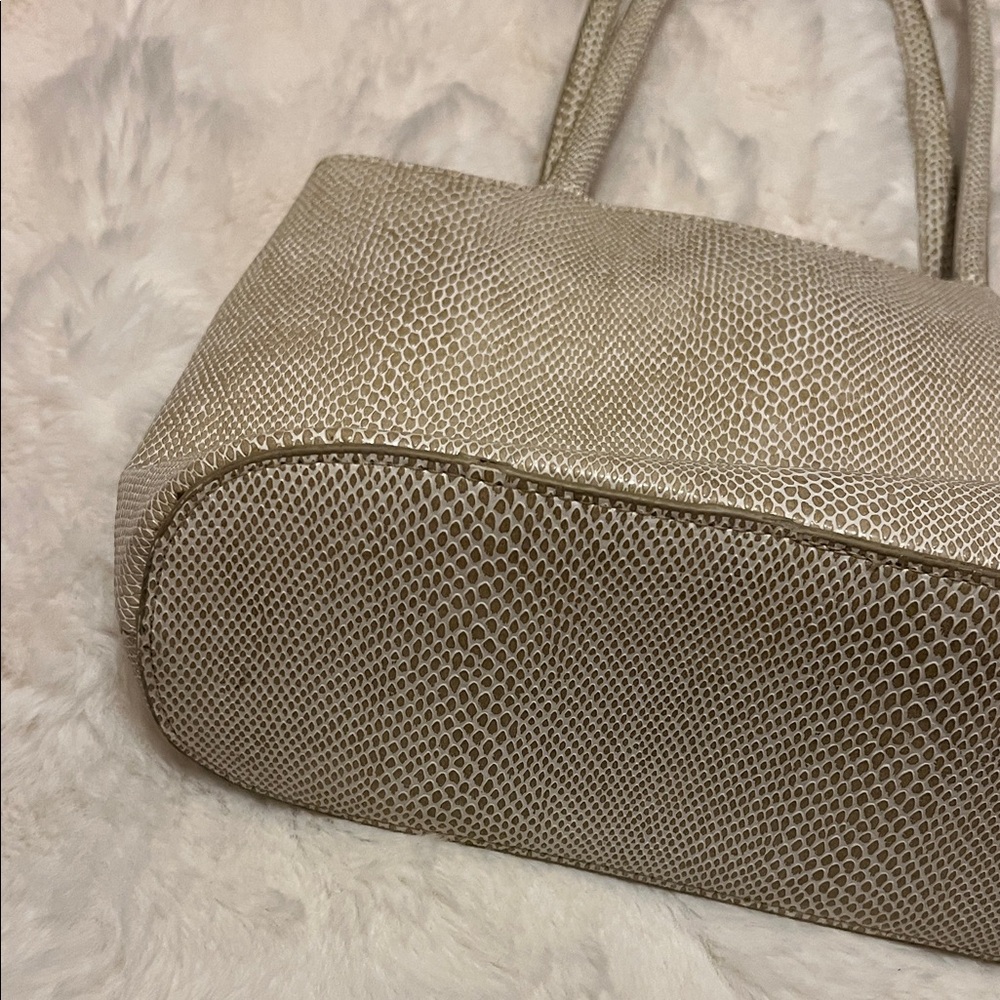 Vintage Bueno white Vinyl Textured Tote Shoulder Bag - Picture 8 of 9